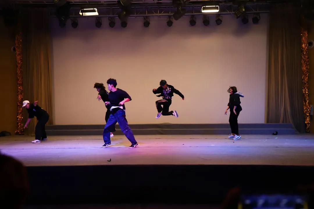 010ff454e1e2498ca3337bc3d4967c9c.jpg